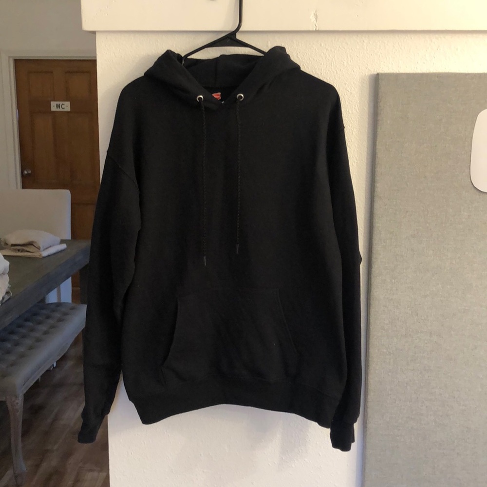 Black Hanes hoodie